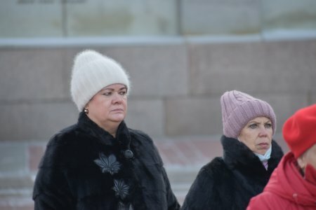 Коммунисты Иркутска почтили память советских воинов в День Неизвестного солдата Коммунисты Иркутска почтили память советских воинов в День Неизвестного солдата